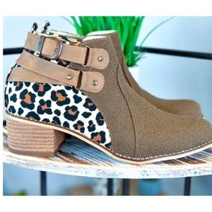 🆕[Miami Shoe] Leopard Ally Booties, size 9